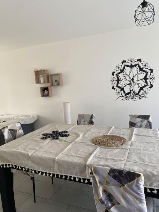 Appartement Ping-Pong Proche Gare Gagny Ngoại thất bức ảnh